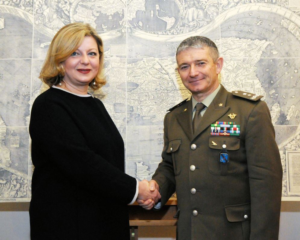La professoressa Grazia Tucci (Universita' di Firenze) e il  Generale di Divisione Gianfranco Rossi comandante dell'Istituto Geografico Militare