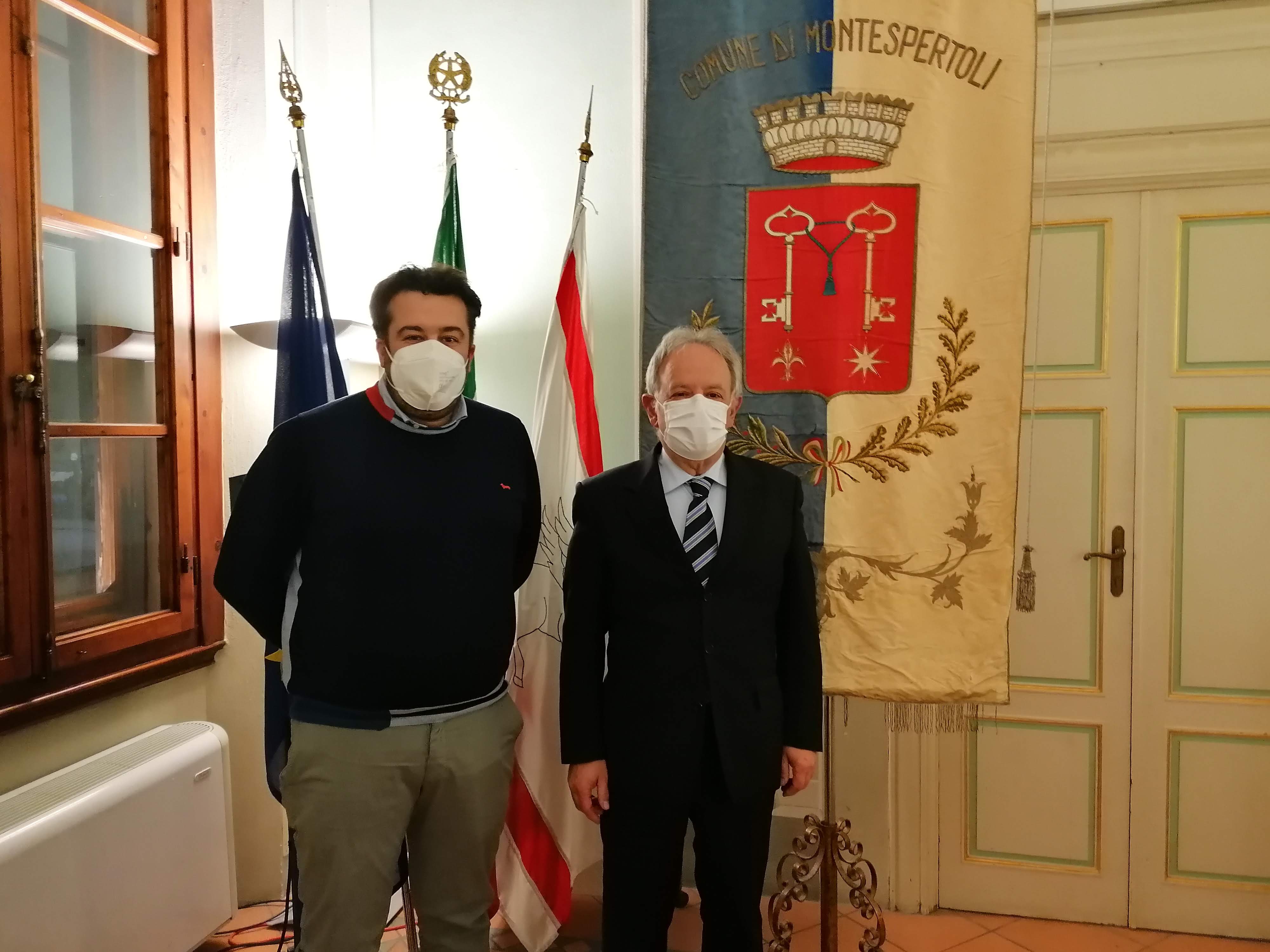 Il sindaco di Montespertoli con Andrea Migliorini (Fonte foto Comune di Montespertoli)