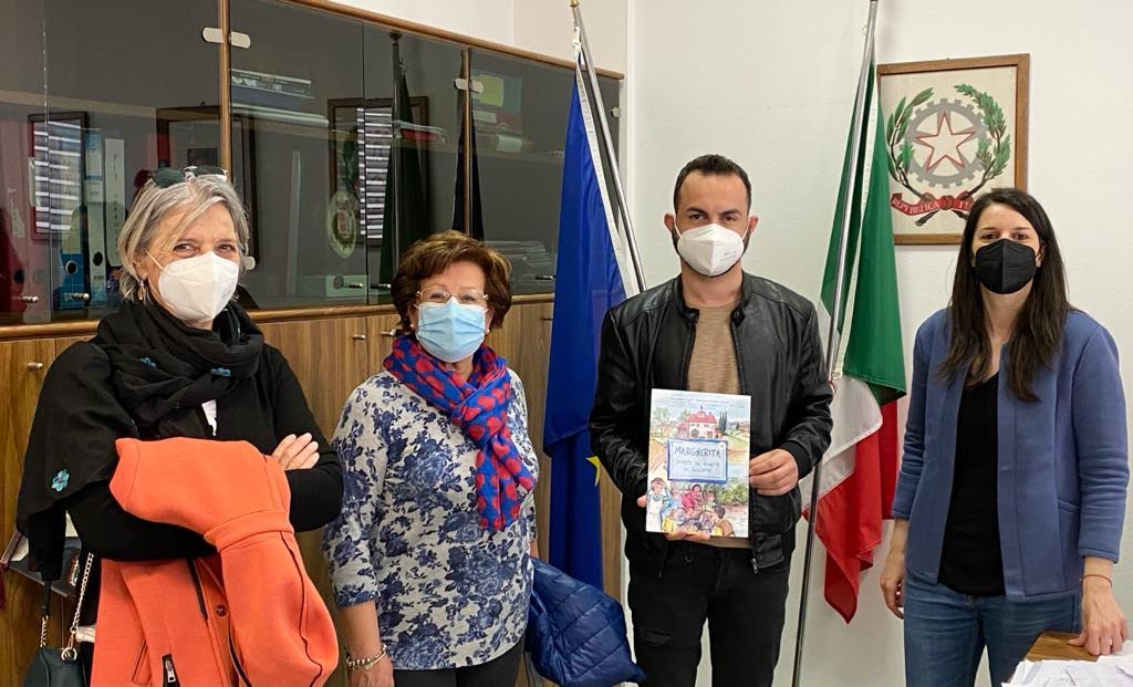 Nella foto: da sinistra, Loredana Sardini, Grazia Signorini, il sindaco Giacomo Cucini e l'assessore Clara Conforti