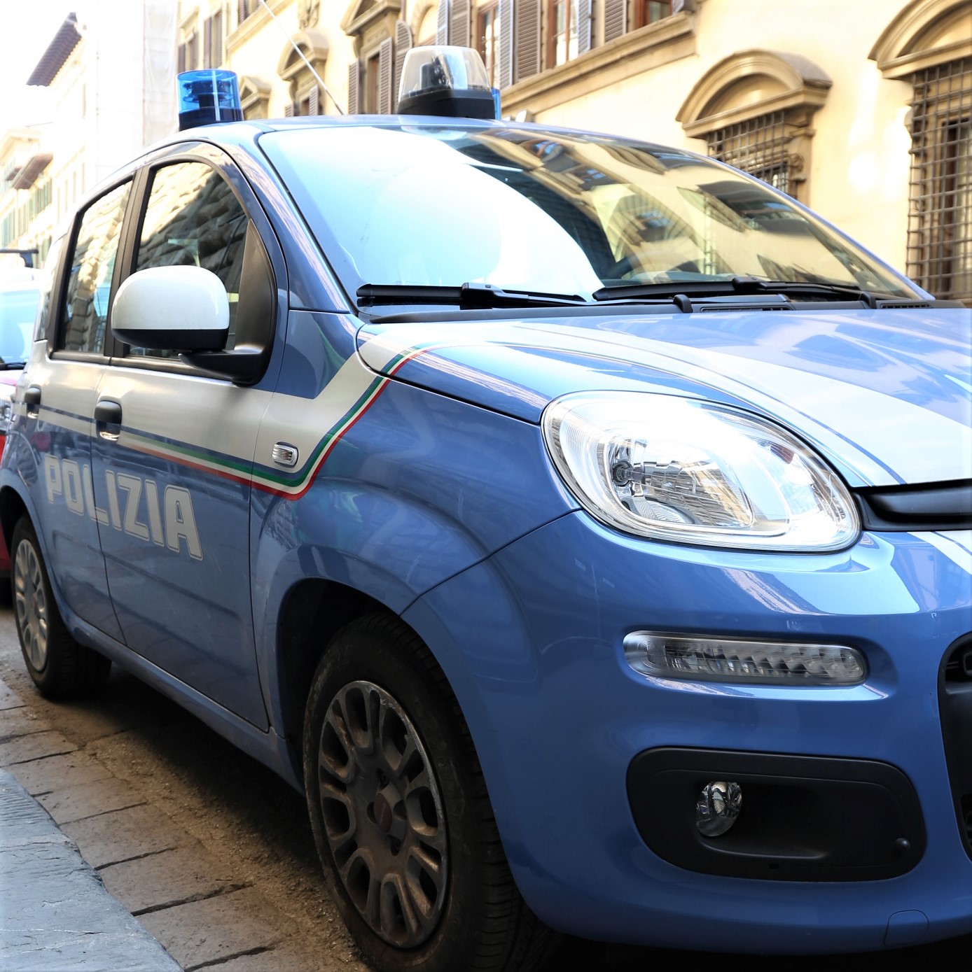 Polizia di Stato (foto archivio Antonello Serino)
