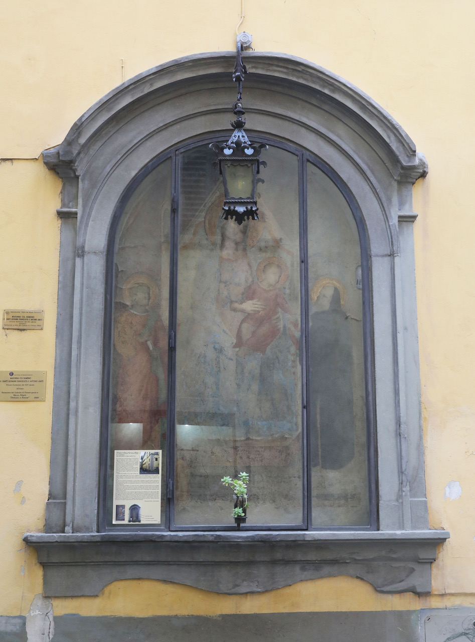 Tabernacolo di via del Porcellana (Fonte foto Comune di Firenze)