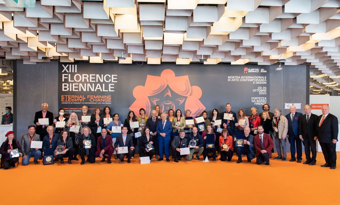 Foto di gruppo dei premiati della XIII Florence Biennale