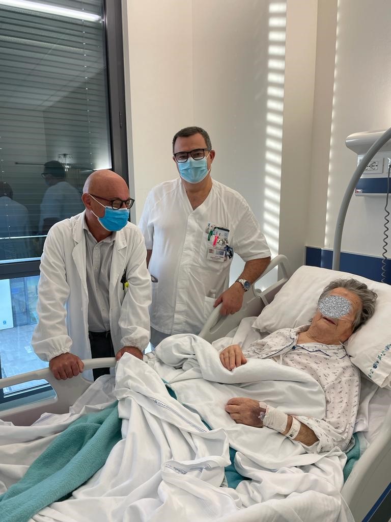 Turelli, Valentino e la paziente in reparto (Fonte foto Ausl Toscana Centro)