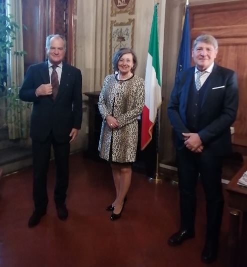 Da destra il Prefetto Valerio Valenti, l’Ambasciatore di Finlandia Pia Rantala-Engberge e Leonardo Ferragamo