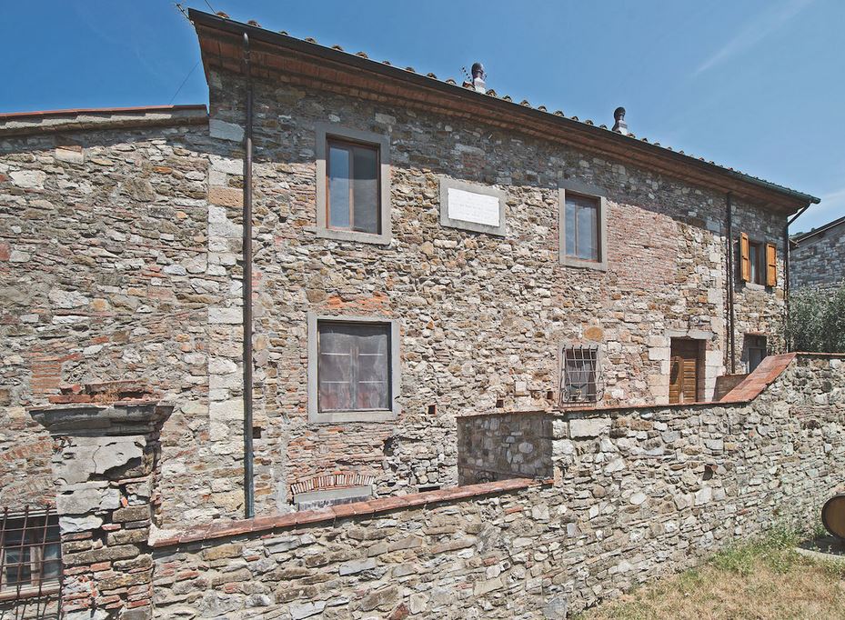 Casa natale di Lorenzo Bartolini nella frazione vaianese di Savignano