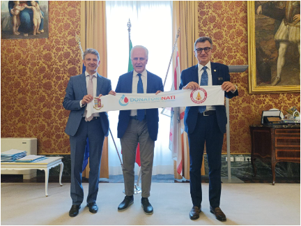 Il presidente Giani con Pierluciano Mennonna, a sinistra, e Claudio Saltari, a destra (Fonte foto Regione Toscana) 