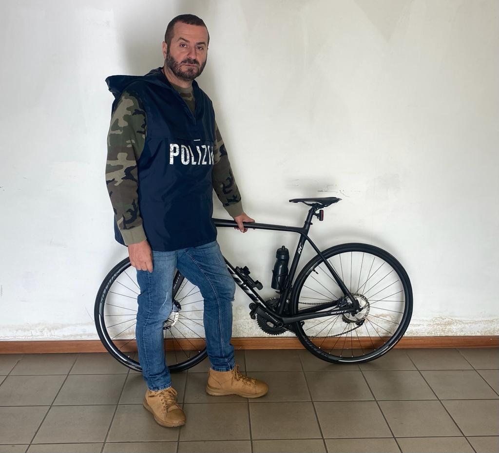 La bicicletta rubata (Fonte foto Polizia di Stato)