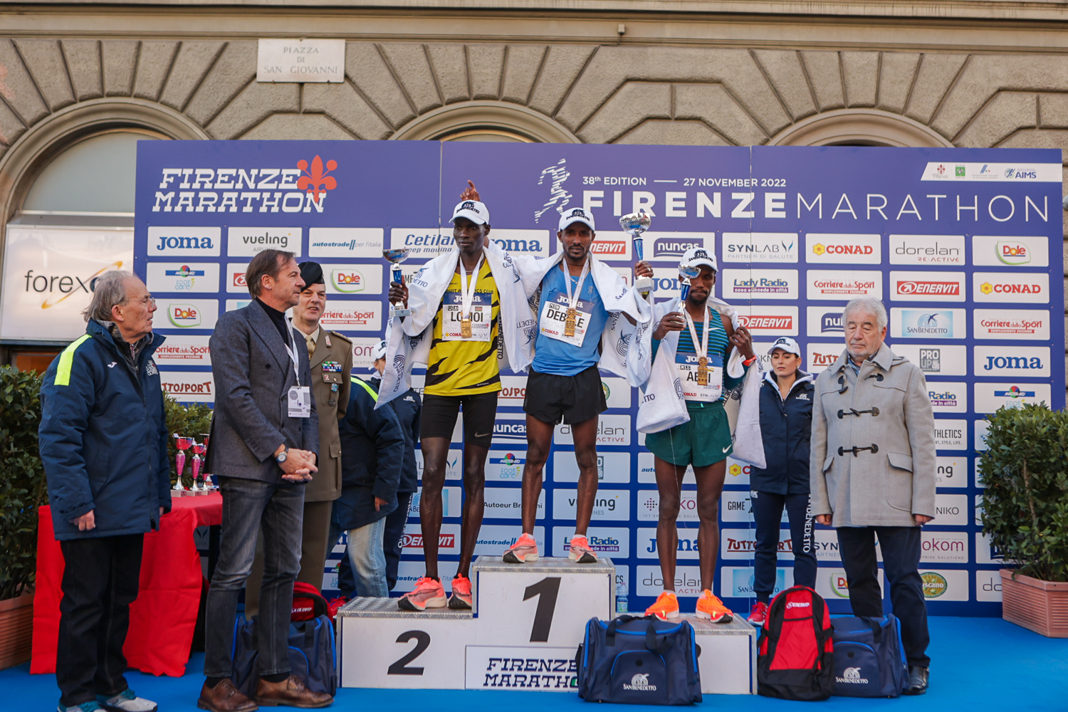 Podio Uomini (fonte foto Firenze Marathon 2022) 