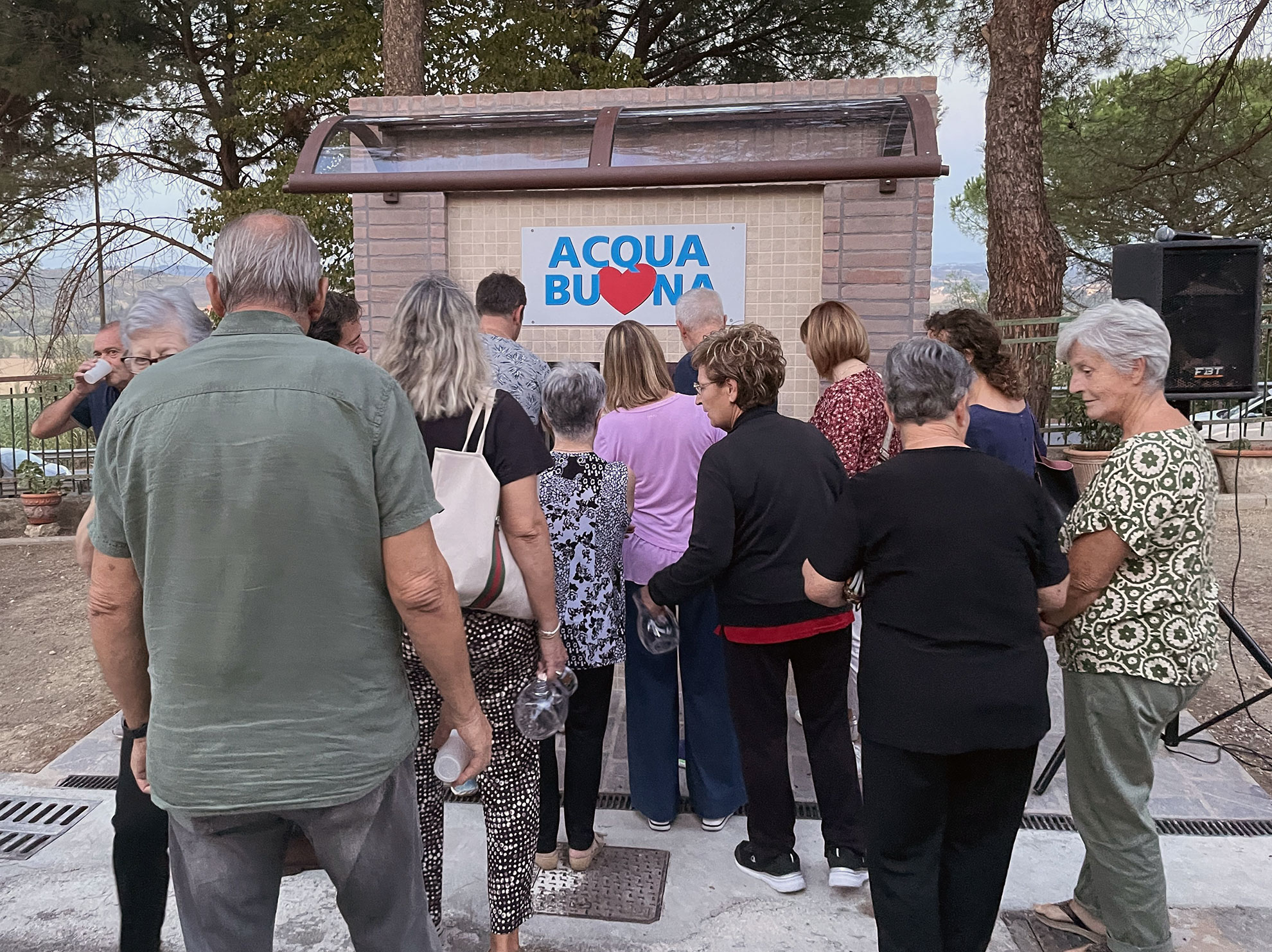 Inaugurato il nuovo fontanello di acqua ad alta qualità a Castelnuovo d'Elsa nel Comune di Castelfiorentino (Fonte foto Acque Spa)