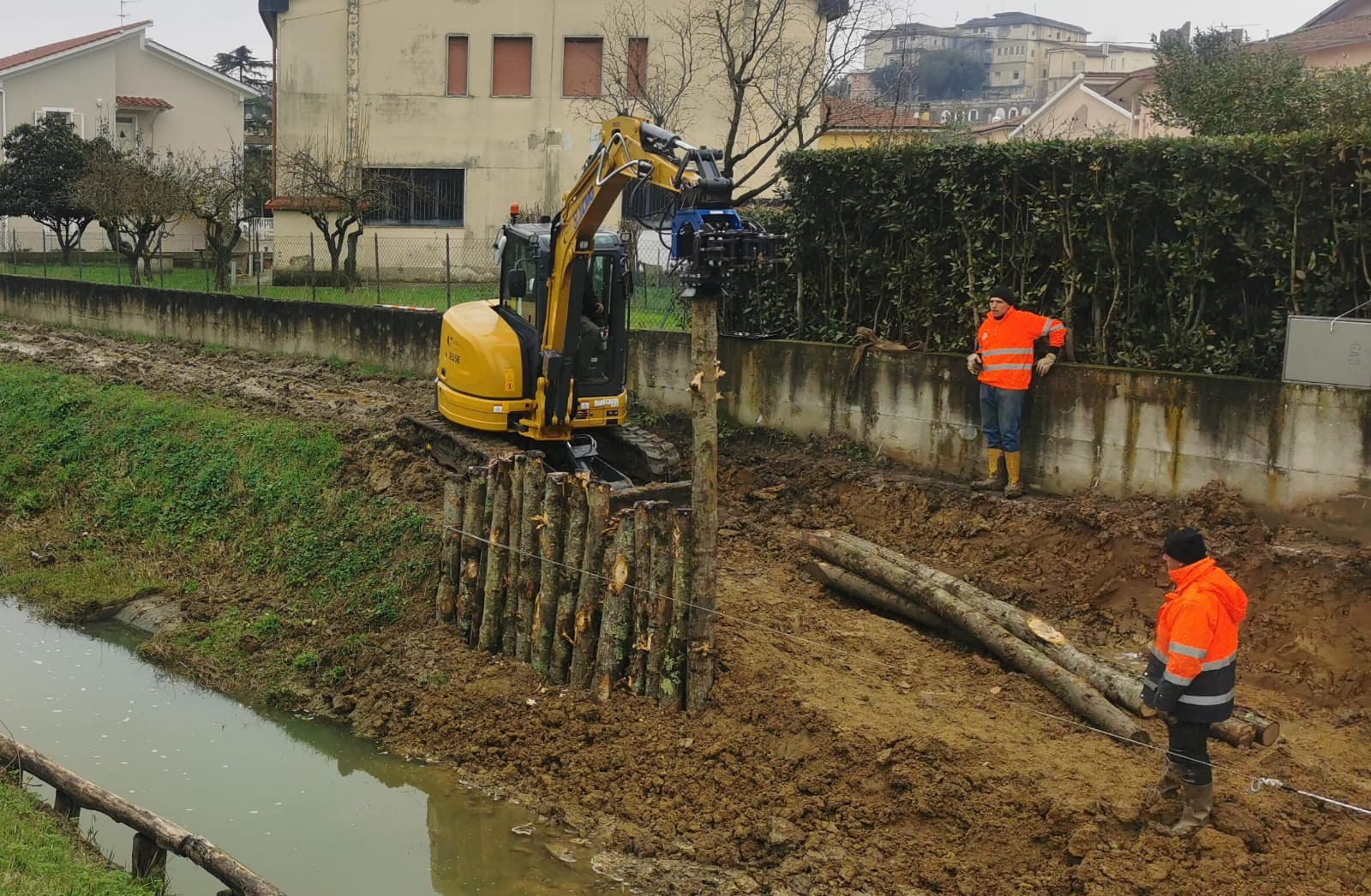 Lavori sulle sponde (fonte foto Comune di Fucecchio)