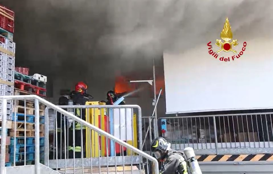 Incendio in un locale tecnico (Fonte foto Vigili del Fuoco)