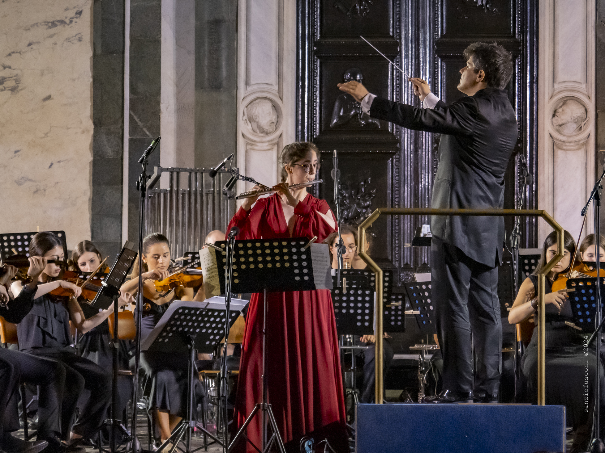 Isabella Mancin Cattaneo, solista al flauto nel "Divertimento per flauto e orchestra, op. 52" di Ferruccio Busoni