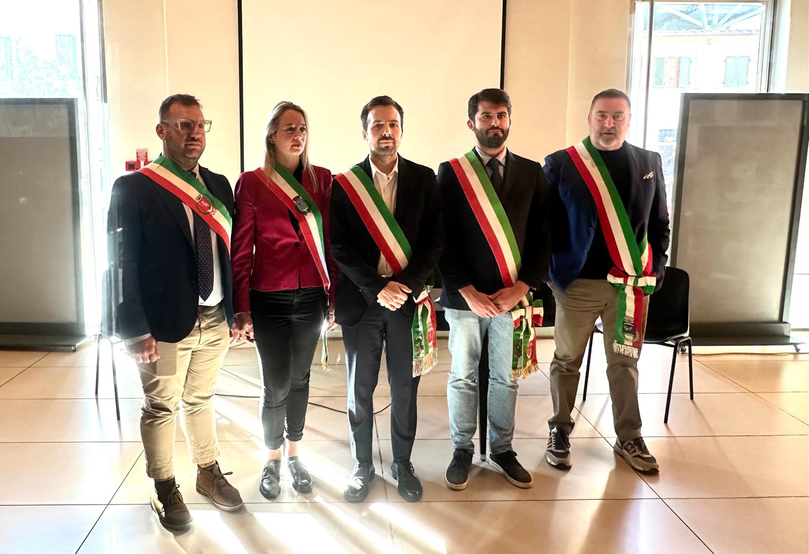 Sindaco di Campi Bisenzio, Andrea Tagliaferri, insieme al Presidente del Consiglio di Prato Lorenzo Tinagli, il Vice Sindaco di Montemurlo Alberto Vignoli, e l’ Assessora di Vaiano Chiara Martini, il Sindaco di Cantagallo Guglielmo Buongiorno