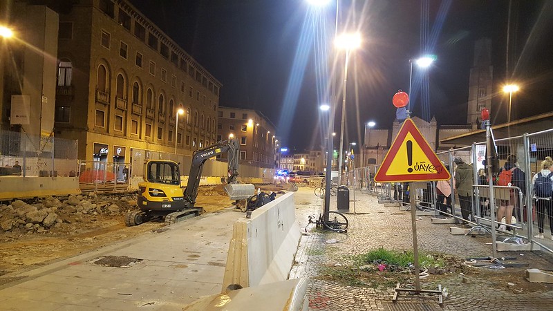 Asfaltatura notturna. Fonte foto MET Antonello Serino Metrocittà