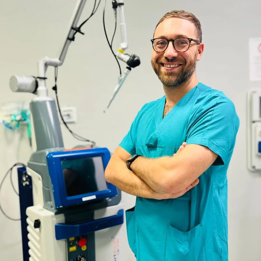 Il dott. Filippo Caminati parte della SOSD di Proctologia ed esperto di Anoscopie ad alta risoluzione con il laser CO2 scanner assistito di nuova generazione (fonte foto comunicato stampa)