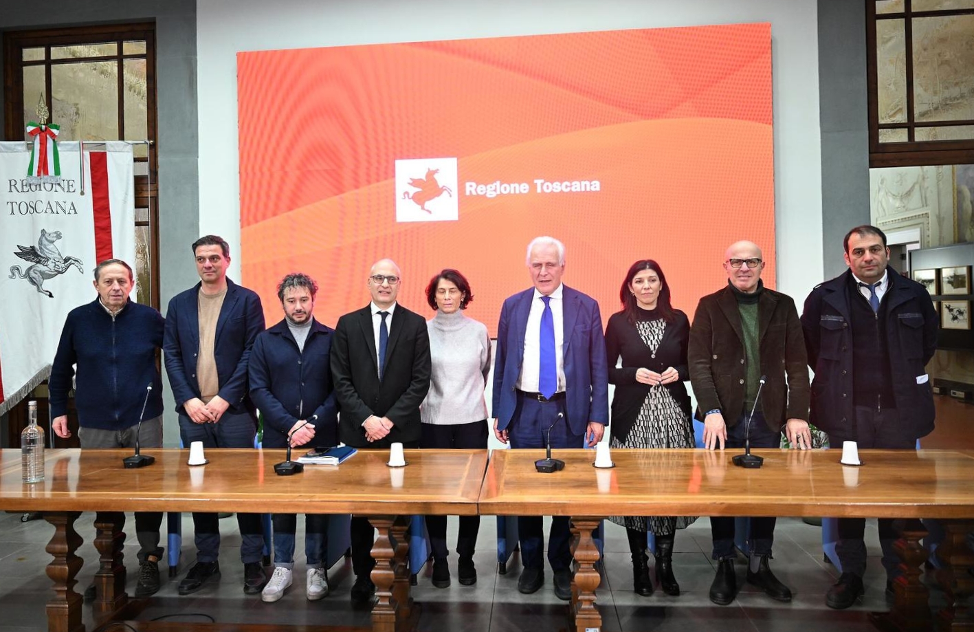 Foto di gruppo al termine della riunione operativa (fonte foto comunicato stampa)