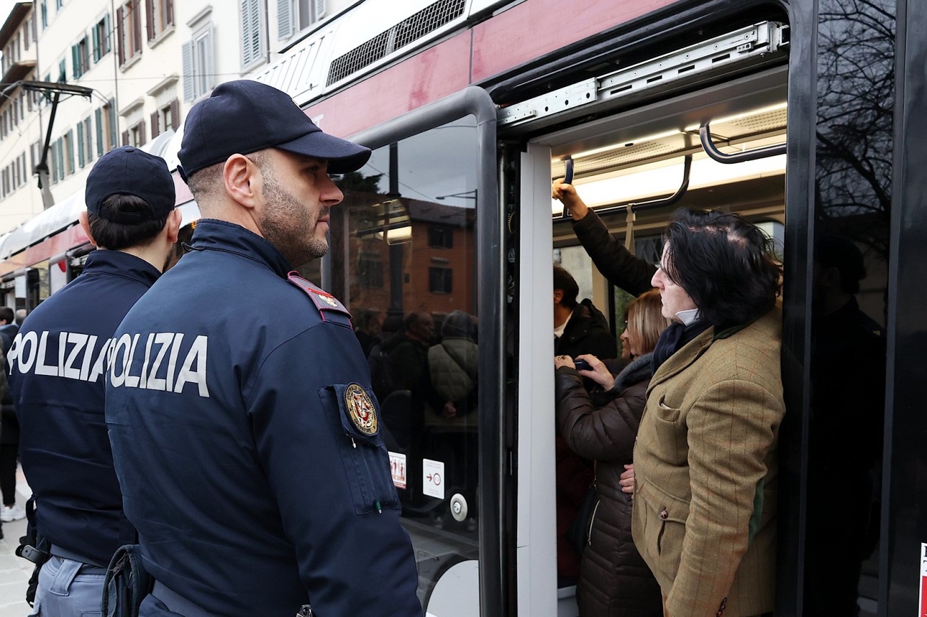 "Pol-Tramvia": implementazione dei servizi della Polizia di Stato (foto Antonello Serino - Met Ufficio Stampa)