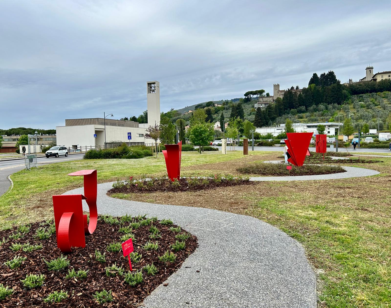 Inaugurato il monumento alle donne resistenti nel giardino di CiviCa (fonte foto Comune di Calenzano)