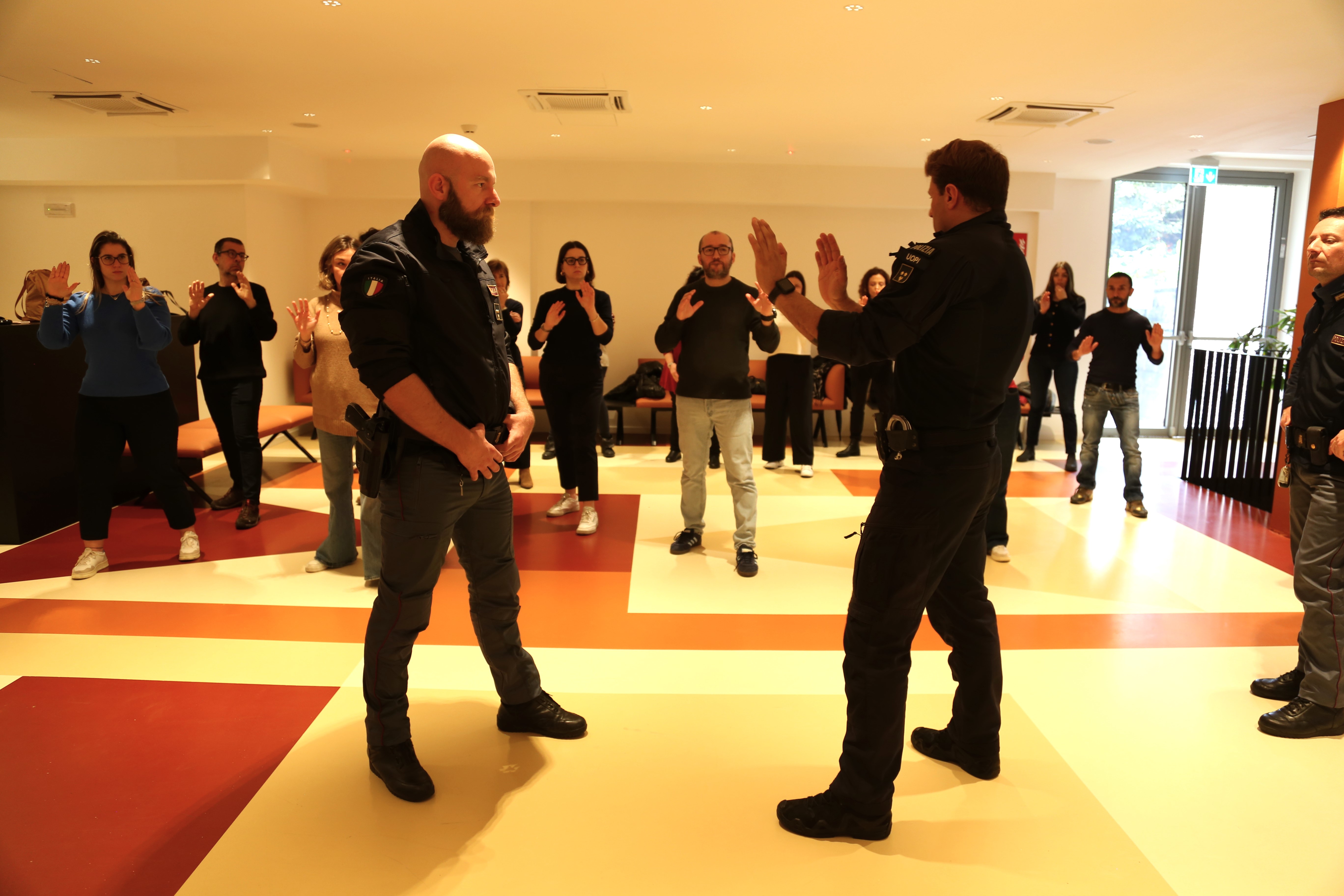 Al Meyer parte un corso della Polizia di Stato per prevenire fenomeni di violenza ai lavoratori del settore (Fonte foto Polizia di Stato)