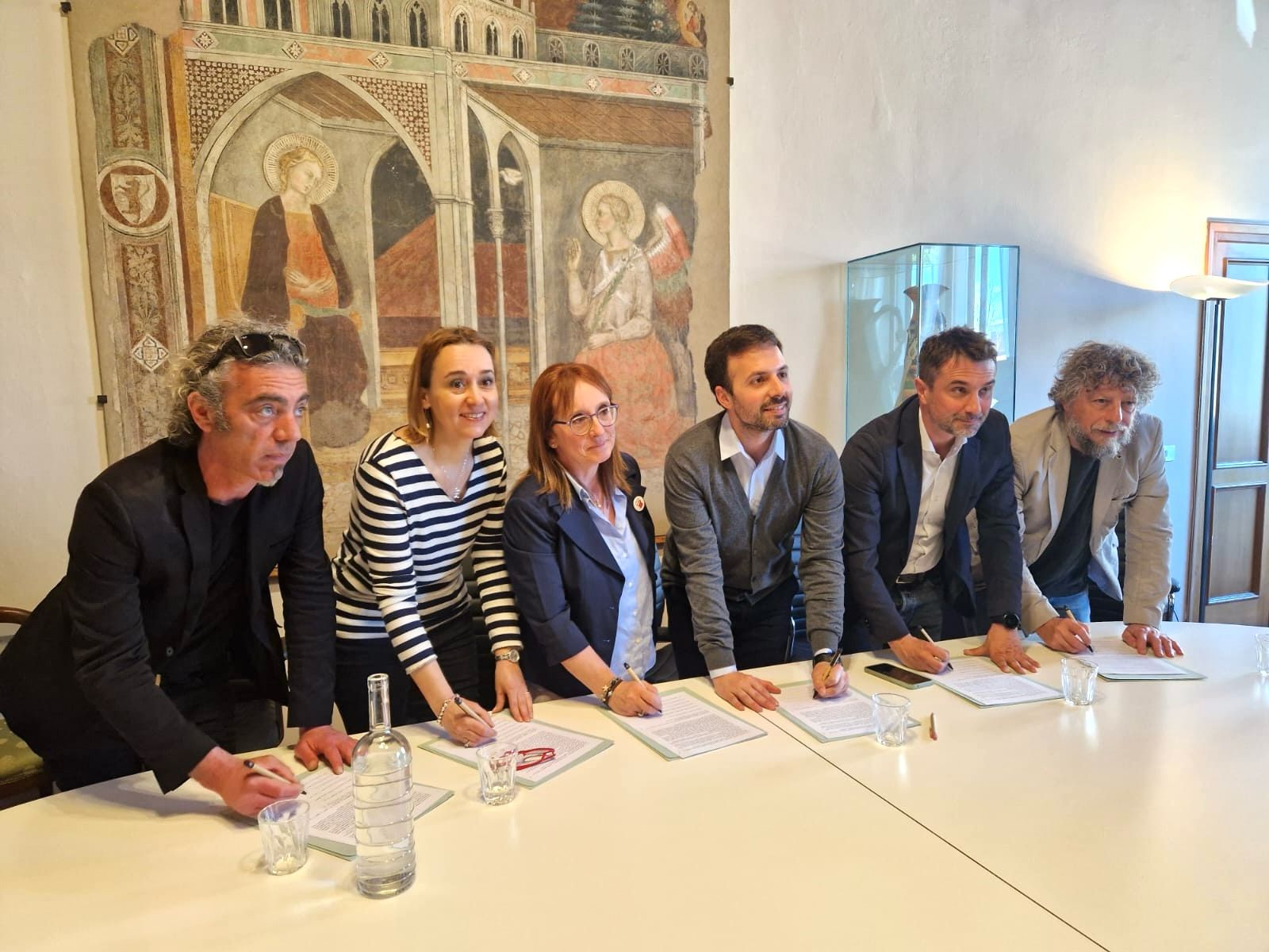 I Sindaci Giuseppe Carovani, Lorenzo Falchi, Andea Tagliaferri e i rappresentanti dei sindacati.