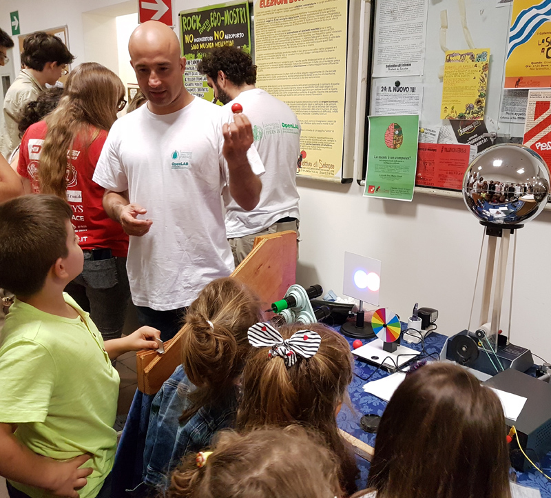 foto di una scorsa edizione di ScienzEstate