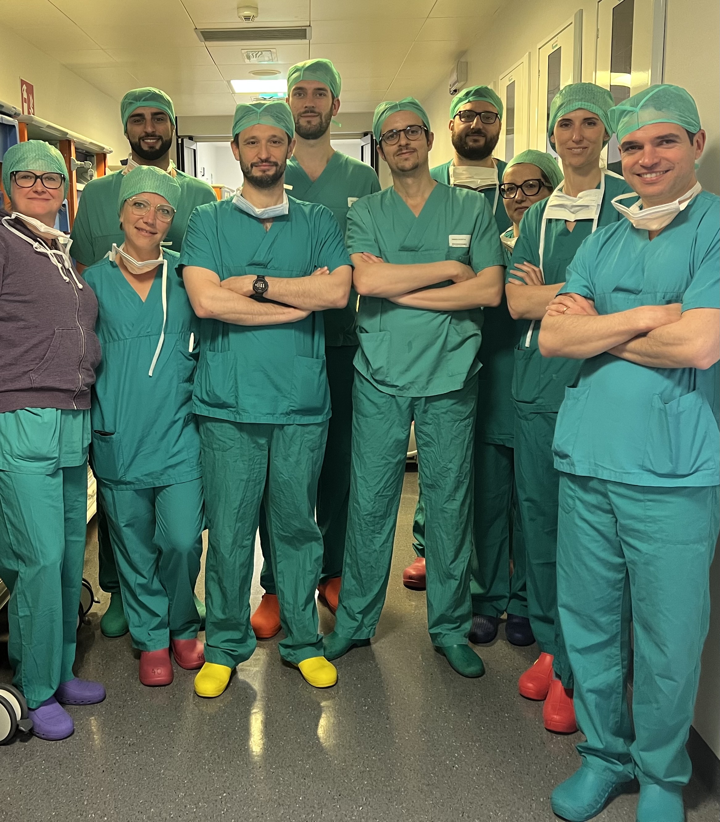 Il gruppo di discenti con il dott. Facchiano e il dott. Quartararo al centro (Foto da comunicato Ausl Toscana Centro)