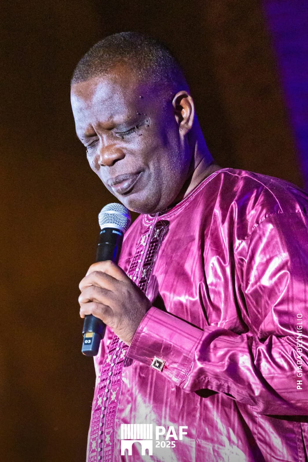 Il cantante Badara Seck (Foto da comunicato Mus.E)