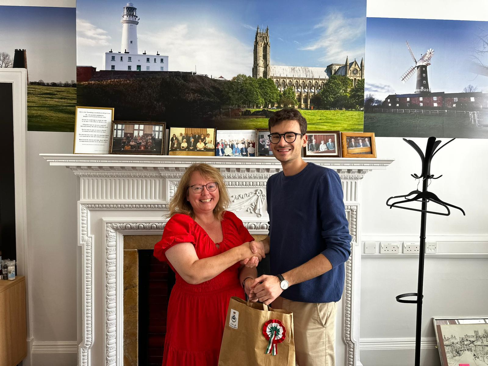 Il consigliere comunale Lorenzo Favilli in visita a Beverley