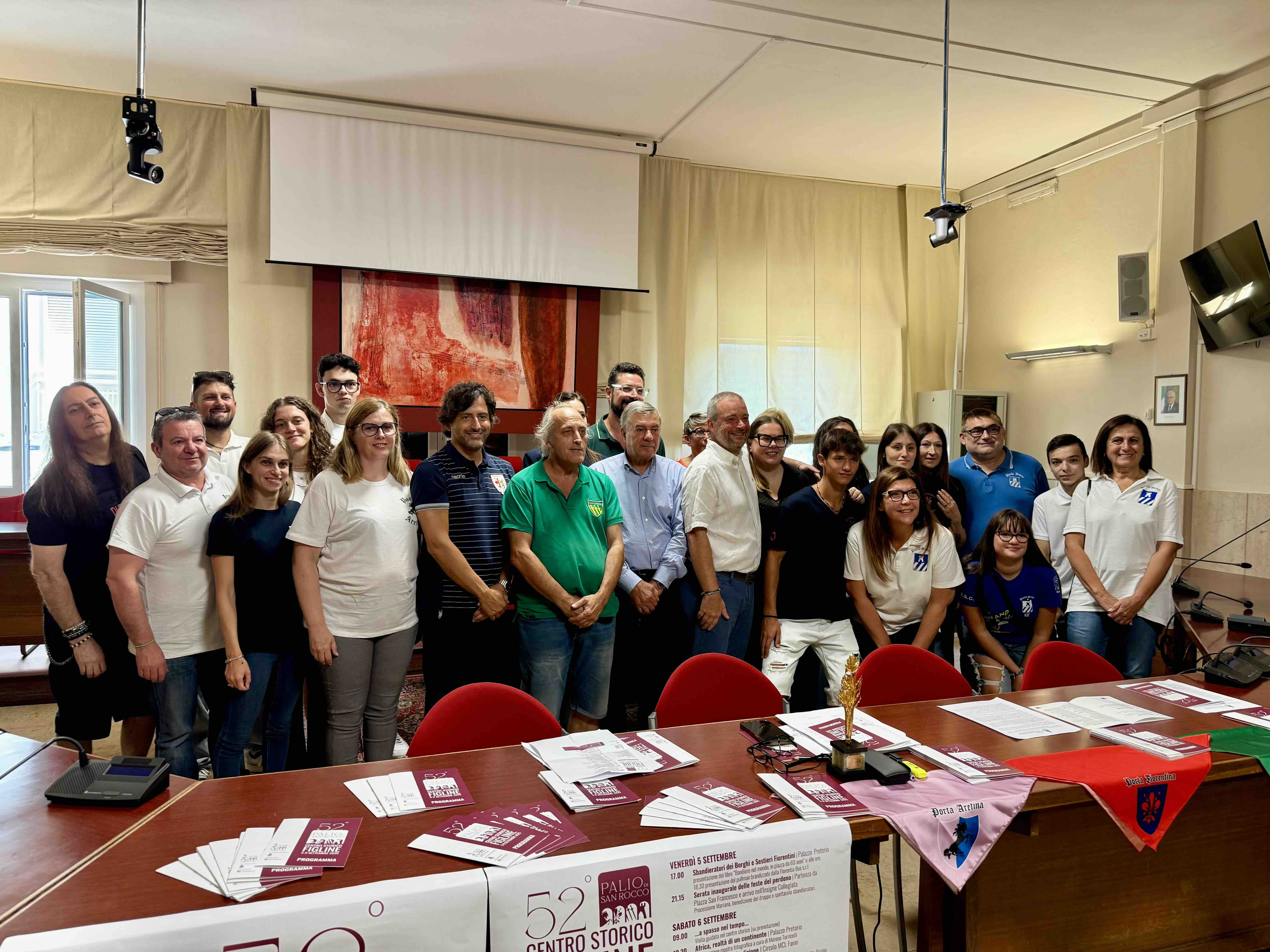 In foto_rappresentanze Pro Loco Marsilio Ficino_Porte Figlinesi_Sbandieratori_Associazioni organizzatrici eventi collaterali (Foto da comunicato Comune di Figline e Incisa Valdarno)