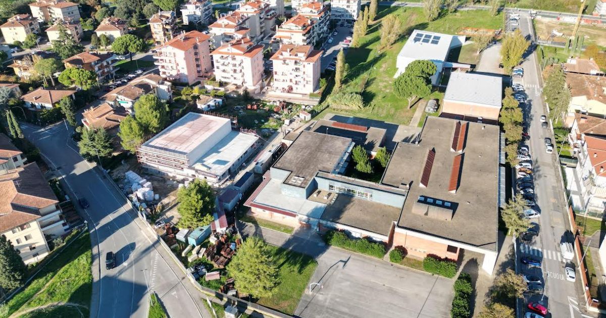 Palestra di via Liguria, sopralluogo al cantiere. Il 2026 sarà l'anno dell'inaugurazione