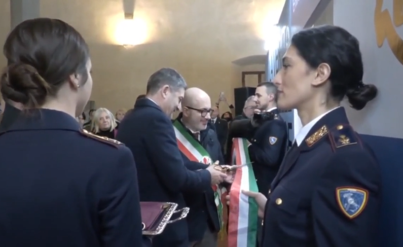 Inaugurazione mostra (frame da video Polizia di Stato)