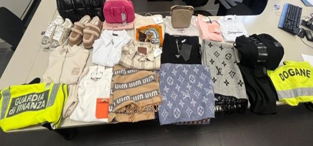 Aeroporto di Pisa: scoperti nel 2025 oltre 2 milioni di euro non dichiarati (Fonte foto Agenzia Dogane e Monopoli)