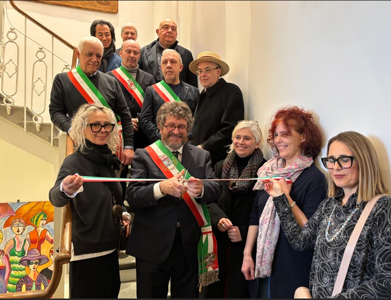 Signa. Taglio del nastro per la mostra “Gregorio Prestia. L’artista e i suoi mondi”