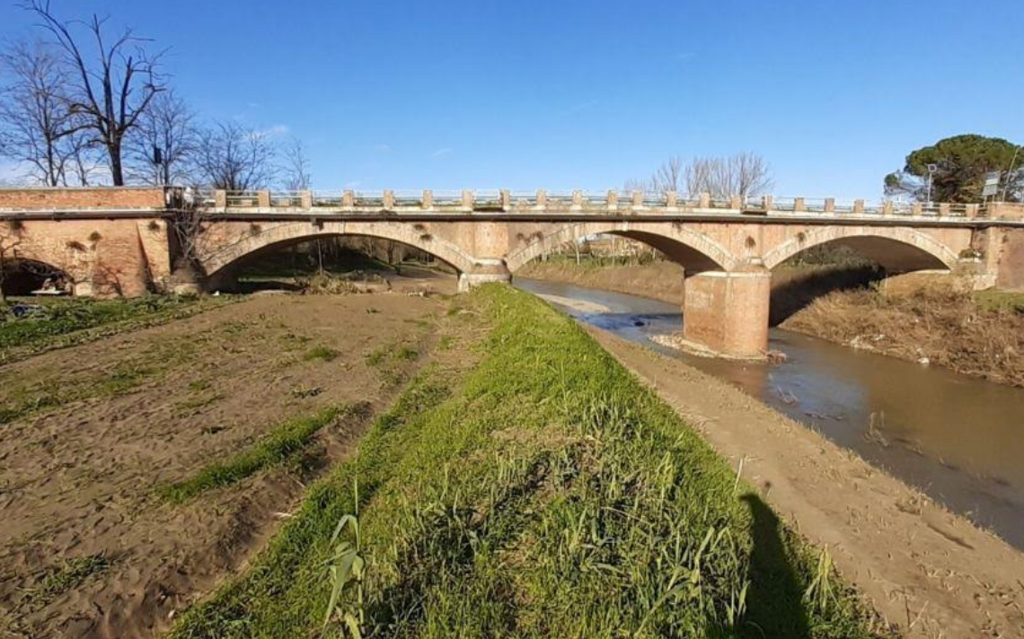 Ponte sull'Elsa a Certaldo, già arrivati alla fase di rifacimento dell'impalcato (Fonte foto comunicato stampa Comune di Certaldo)