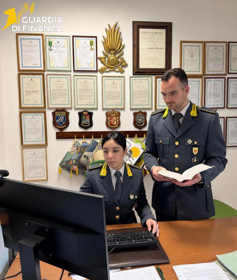 Nei primi quattro mesi dell'anno individuati 21 evasori totali nel settore del lavoro domestico e oltre 1,5 milioni di euro di redditi non dichiarati (Foto comunicato sala stampa Guardia di Finanza)