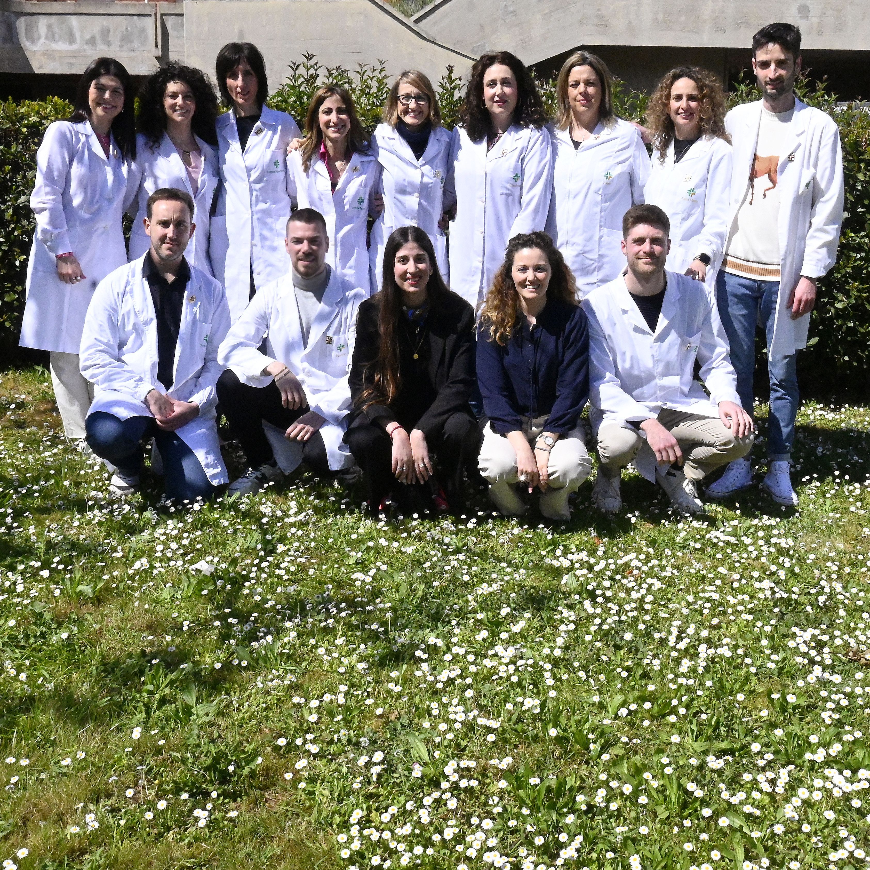 Il gruppo dei farmacisti insieme alla Sindaca Giannì e all'Assessora Parisi