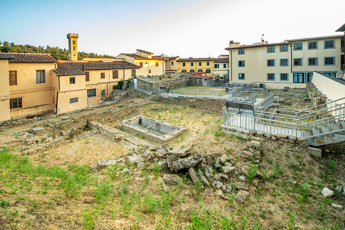 Area Garibaldi e tombe etrusche
