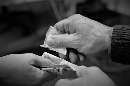 Spaccio (foto Antonello Serino - Met Ufficio Stampa)
