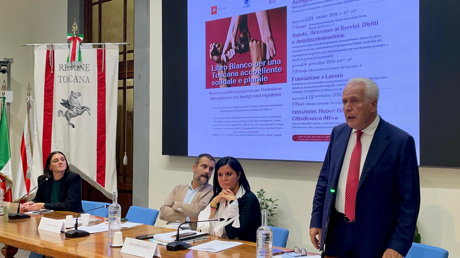 La presentazione del Rapporto Immigrazione 2026, con il presidente Giani e l'assessora Nardini - fonte foto comunicato stampa