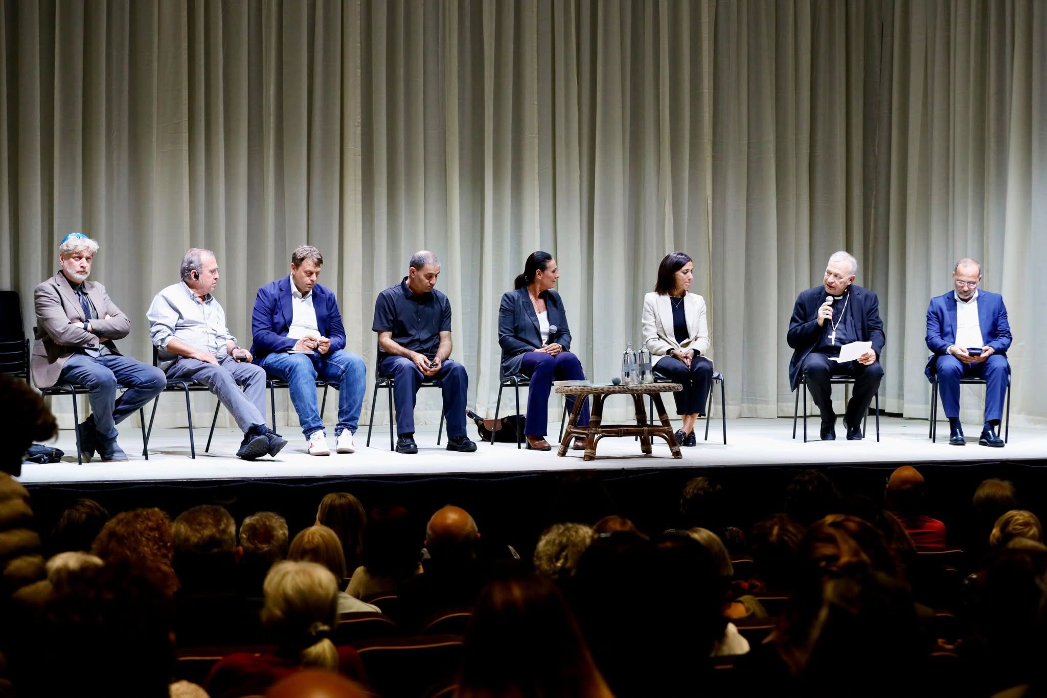 Incontro al Teatro di Fiesole con i candidati al Premio Nobel per la Pace (foto: Ufficio Stampa Comune di Fiesole) 