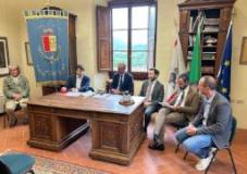 Un momento dell'incontro al palazzo comunale (fonte foto comunicato stampa)