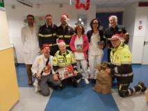 La donazione dei Vigili del Fuoco (Fonte foto Ausl Toscana Centro)