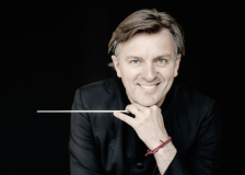 Tomáš Netopil (foto di Marco Borggreve (fonte foto Maggio Musicale Fiorentino)