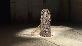 Chiara Camoni, Sister (del Ravaneto), 2024. All&rsquo;interno del Padiglione Italia, Biennale Arte di Venezia 2026 (fonte foto comunicato stampa)