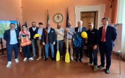 Foto di gruppo nel palazzo comunale di Pontassieve (fonte foto comunicato stampa)