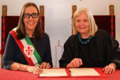 Sara Funaro e la Rettrice Petrucci (foto Massimo Sestini per C. di Firenze)